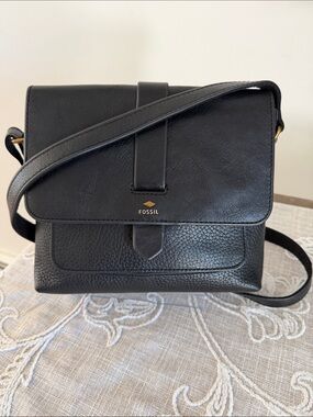 Fossil Kinley Fold Over Black Leather Crossbody Bag